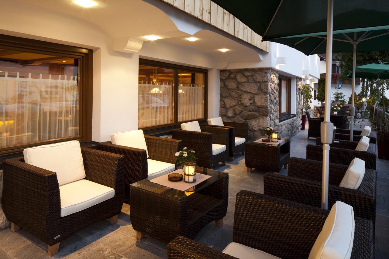 Hotel Christian Corvara In Badia Exterior foto